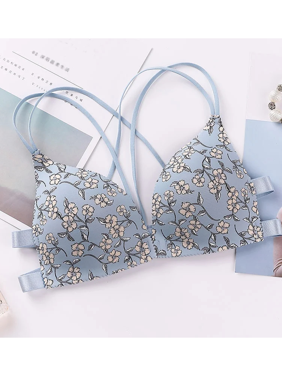 Women's Lace Lingerie Set - Front Buckle Plunge Bra & Scallop Panties