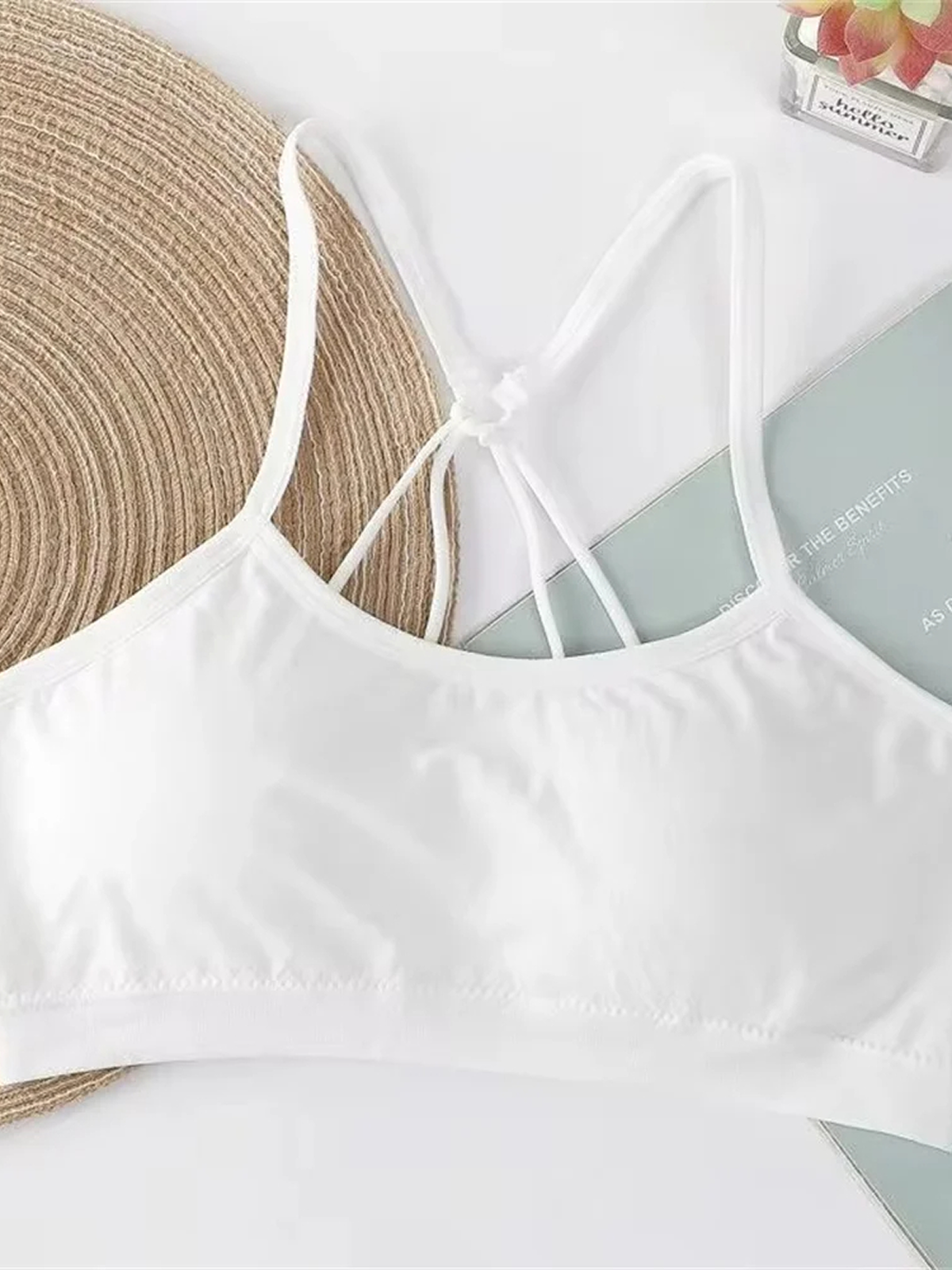 Women's Wireless Sports Bra with Heart Back Strap - Yoga Fitness Support